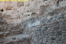 walls and metate