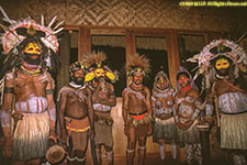 Huli dancers